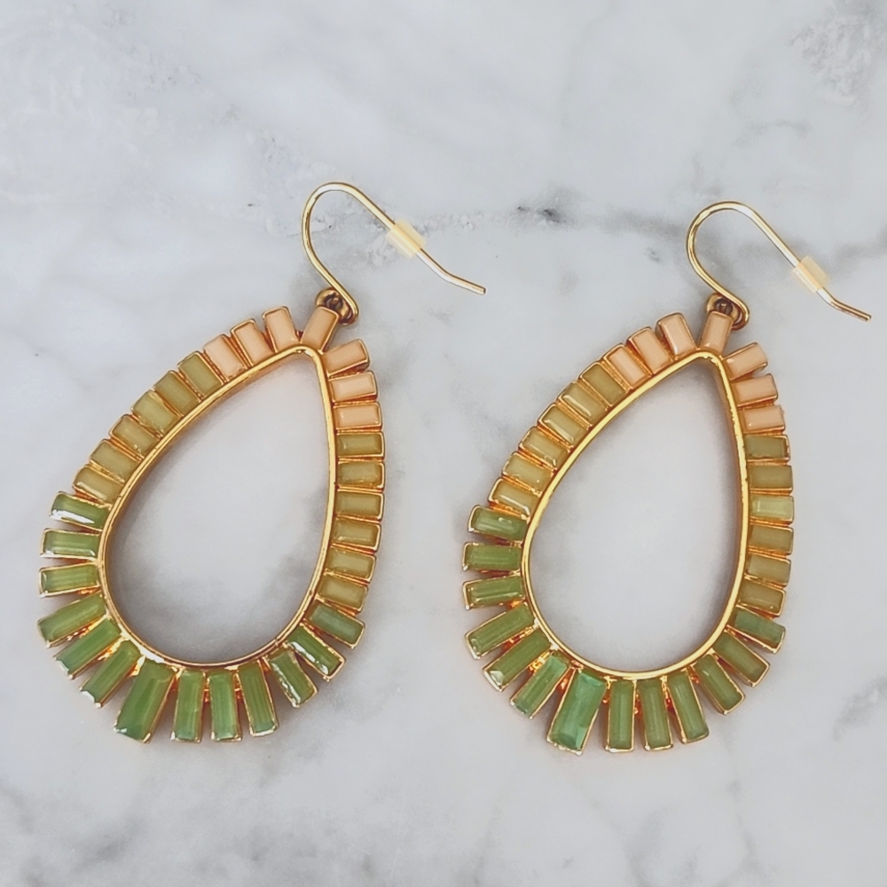 🌼 NWOT Carolee teardrop shape earrings